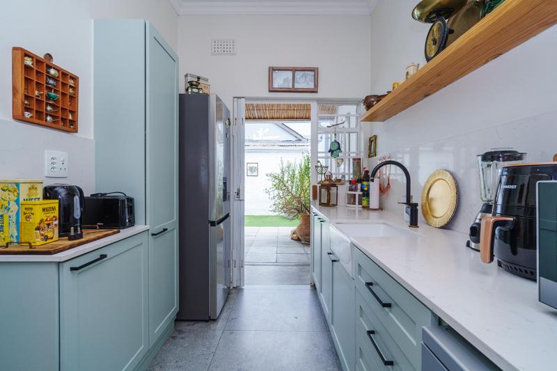 2 Bedroom Property for Sale in Harfield Village Western Cape